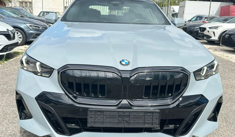 
								BMW 520i Limousine_WBA11FJ090CW04001 full									