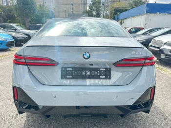 BMW 520i Limousine_WBA11FJ090CW04001