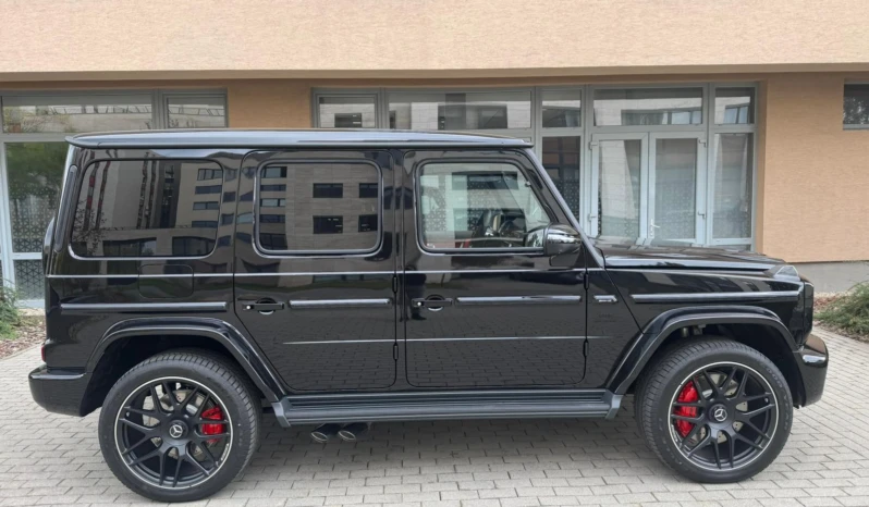 
								Mercedes G63 Amg Black-Red full									